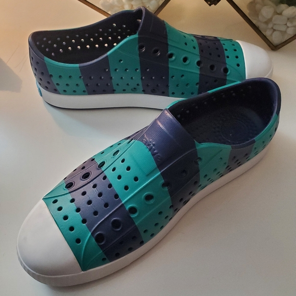 Native shoes - Picture 1 of 3